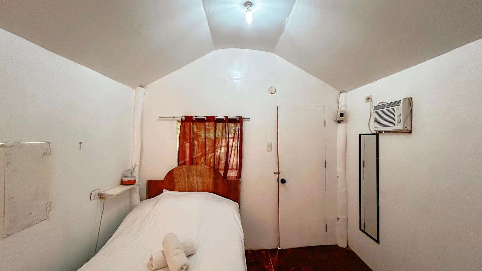 Islo Hut Kaliwa Hotell General Luna  Exteriör bild