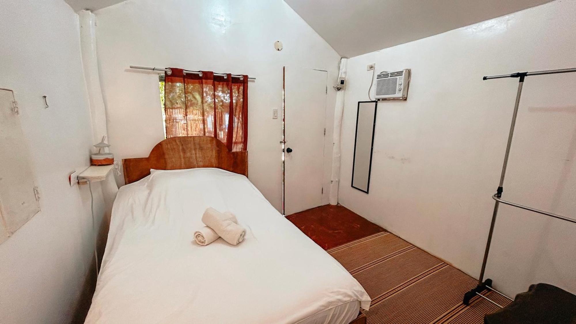 Islo Hut Kaliwa Hotell General Luna  Exteriör bild